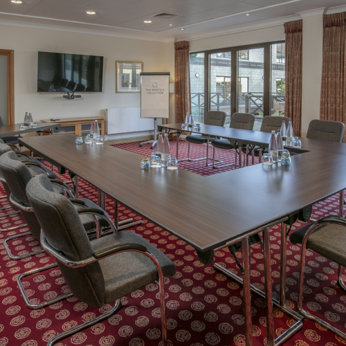 <p>HAMPSHIRE LOUNGE</p>
<p>BOARDROOM STYLE</p>